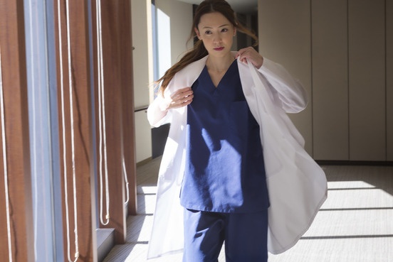 産婦人科の美女ドクター  丸田佳奈