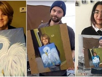 母親が自作の絵を持った画像をネットに投稿したところ、壮大なるドロステ効果リレーに