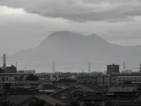 なぜ春の空は霞むの...？（画像はイメージ）