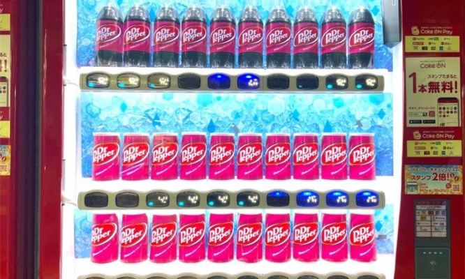 上から下までドクペ...だと　激レア【超特化型自販機】を生み出した「秋葉原の事情」とは