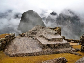 プレ・インカ時代のチムー王国の遺跡で生贄に捧げられた76体の子供の遺体を発掘