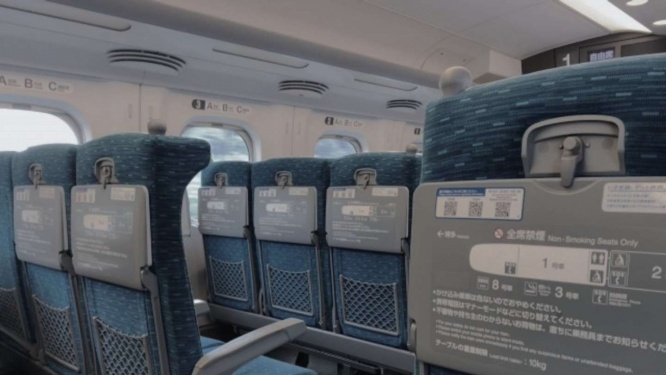 新幹線の自由席で（画像はイメージ）