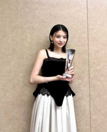 Instagram:出口夏希(@natsuki__deguchi__official)より