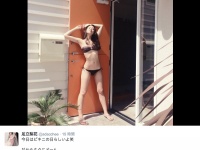 足立梨花の美ボディが大胆に露出されたセクシービキニショットにファン大興奮　「たまらん！」