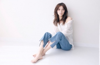 Instagram:芳根京子(@yoshinekyoko)より