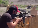 キアヌ・リーブスが銃撃トレーニング！　冷酷なる姿がヤバい
