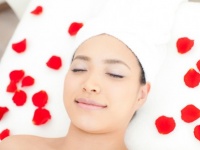 若ければいいってもんじゃない！　女性の価値は何で決まると思う？　2位：美しさ、1位は？