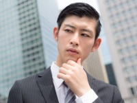昭和かよっ！　ダサくてつらくなった男性の髪型・6選