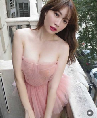 Instagram:小嶋陽菜(@nyanchan22)より