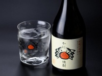 カニへの思いが強すぎて...　紅ズワイ水揚げ日本一の鳥取・境港で衝撃的焼酎が爆誕していた