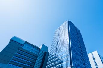 駅で『女子高生に抱きつき』太もも触る　市立小学校教諭(34)懲戒免職　【罰金50万円】の有罪判決も…