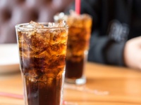 ダイエット系炭酸飲料でお酒を割ると酔いやすい理由