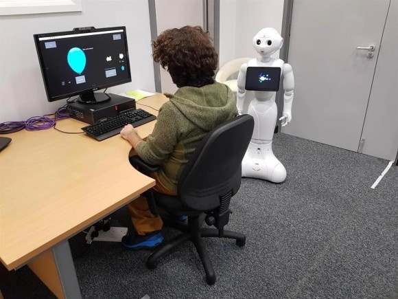 ロボットからの圧力
