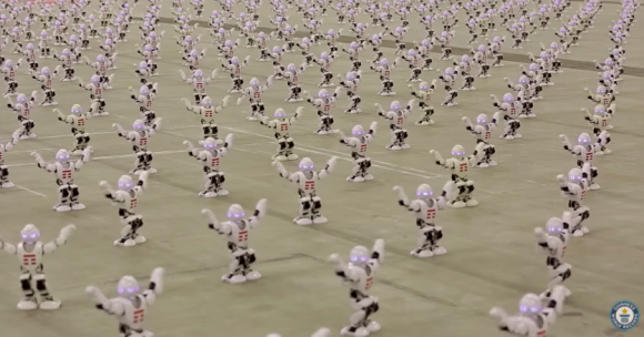 小型ロボット1372体が一斉にダンス！「最も多くのロボットをいっせいに躍らせた」としてギネス世界記録に認定(イタリア)