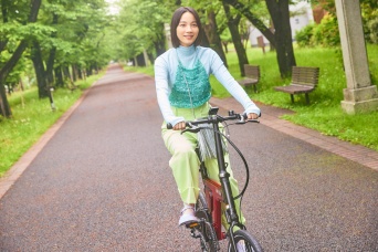 『BESV』アンバサダー のん出演　新CM「探しに行こう！BESVと。」公開！！