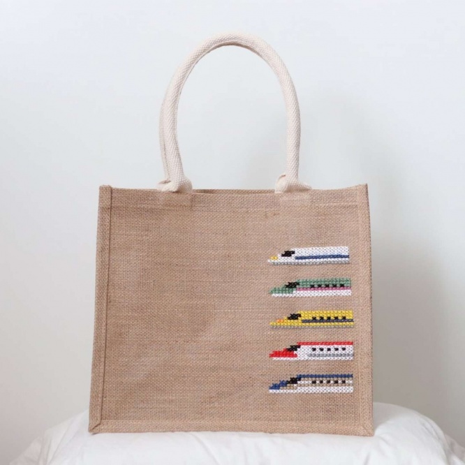 もう片面には新幹線の刺繍が。言い間違いと対応している