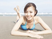 2位は“水色”、1位は？　男性が、彼女に「ぜひ着てきて!!」と熱望する水着の色TOP5