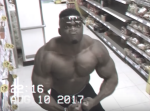スーパーの監視カメラを発見したマッチョ男、なぜか筋肉を猛烈アピールw