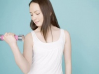 理想の「バスト」の持ち主だと思う女性芸能人TOP5！　2位「こじはる」、1位は？