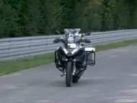無人バイクが道路走っとる！BMWが公開した自動運転バイクが凄い！