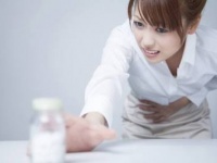 ひどい生理痛でも、女子が「薬を飲みたくない理由」4つ