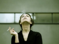 半数以上は“別れ”を決意!?　彼女が内緒で「タバコ」を吸っていたら、男性はどう思う？