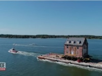 この家じゃなきゃ嫌！新たな引っ越し先に家まるごと運んだ一家（アメリカ）