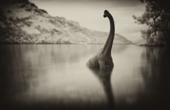 ネス湖に巨大生物は存在するよ、怪獣じゃないけどね。「ネッシーの正体は巨大ナマズ」説を唱える研究者（スコットランド）