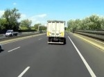 【嫌な予感】高速道路で前を走るトラック⇒衝撃的な“結末”が待っていた…