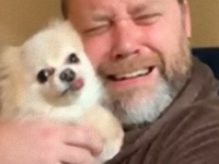 あんな時、こんな時いつも愛犬がいてくれた。外出禁止を愛犬とドラマ風に楽しむ男性