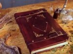 重厚な質感と存在感！　手作りで魔道書のような本ができるまで。