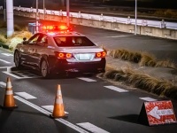 『缶酎ハイ500ml・2本』飲みながら運転　市立中学校教諭(39)懲戒免職　教室で【女性教師に抱きついた】教頭も処分…