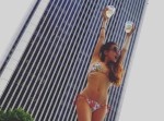 あびる優がインスタにビキニ画像を公開！　「産後に見えない」との声も