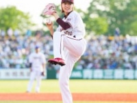 始球式に登板する王林