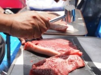 日焼け、明かりに集まる虫。夏のアウトドアデートで女子が苦手なこととは!?
