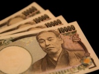え、全部普通預金だけど……⇒○％　働く女子の資産運用とは