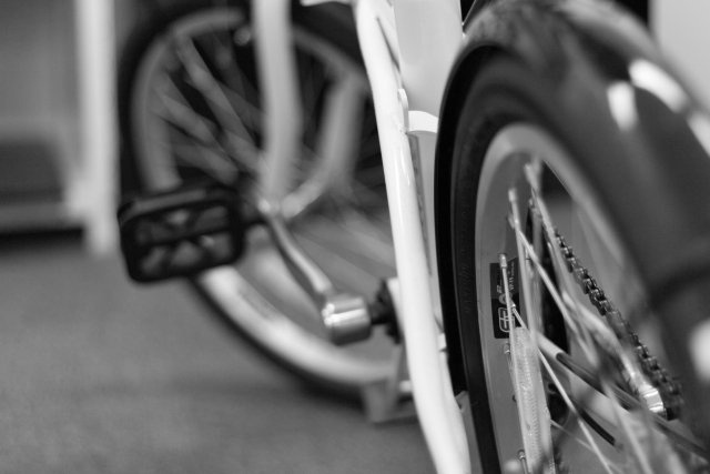 「車を降りようとして、往来の激しい道に投げ出された高齢の私。倒れ込んだところに自転車通学の高校生が走ってきて...」（愛知県・70代以上男性）