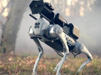 火炎放射器を搭載したロボット犬が登場、アメリカで予約販売開始