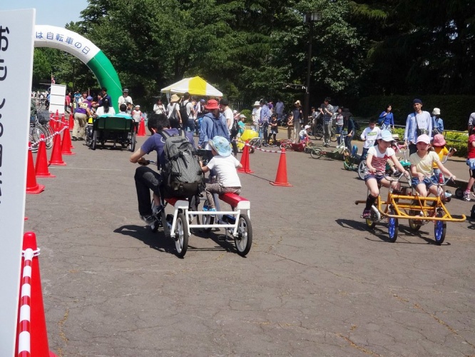 「おもしろ自転車試乗会」の風景