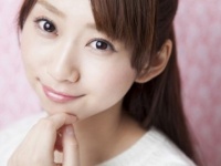 同性には嫌われるけど、なんだかんだいって男性にはモテる女性の特徴4つ