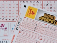 宝くじ、みんなで買って山分けすればよくね？実際に208億円当たって165人全員に均等配当