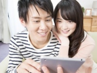結婚前に同棲したほうがいい？　約8割の男性の答えは……