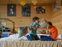 【心理テスト】お菓子が足りなくてケンカしている子どもをどうなだめる？　「あなたのやきもち焼き度」