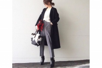 スマートな女は「黒×白×グレー」の3色を賢く着る　＃東京365日コーデ