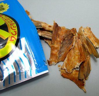 ふぐの骨せんべい（編集部撮影）