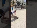 「浜辺で筋トレしたろｗｗｗ」⇒　悲しすぎる結末に…