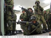 『自衛隊最強の部隊へ-CQB・ガンハンドリング編』（誠文堂新光社刊）p.36-37より