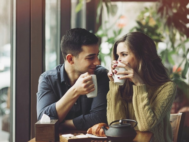 こんな仕草があればムラムラしている証拠？男子のエッチしたいサインとは