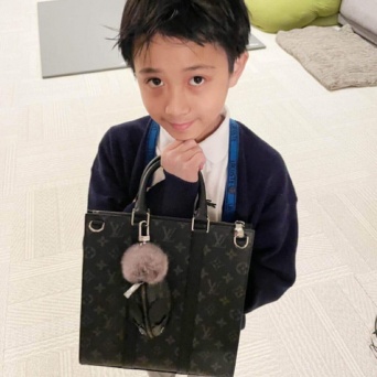 市川團十郎白猿オフィシャルBより