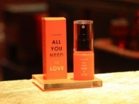 まさに媚薬!?　彼との距離をグッと近づけるルームミストが誕生